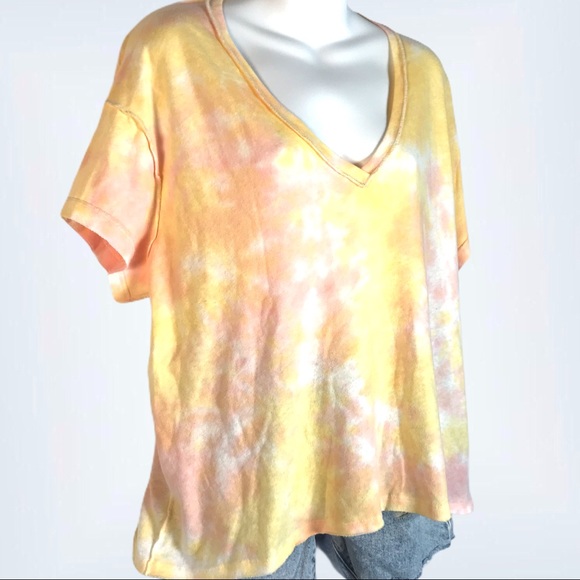 NWT We the Free All Mine Berry Tie Dye V-Neck Tee - Picture 5 of 7